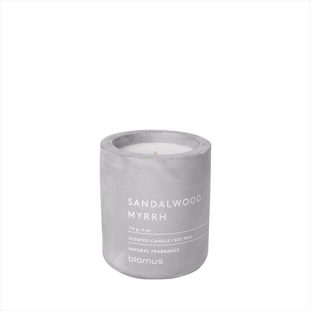 blomus_65652_ScentedCandle_SandalwoodMyrrh_114g_MicroChip_FRAGA_201801161034081000_2ecc4628-02ce-4cd6-afbf-debfda42fd64.jpg