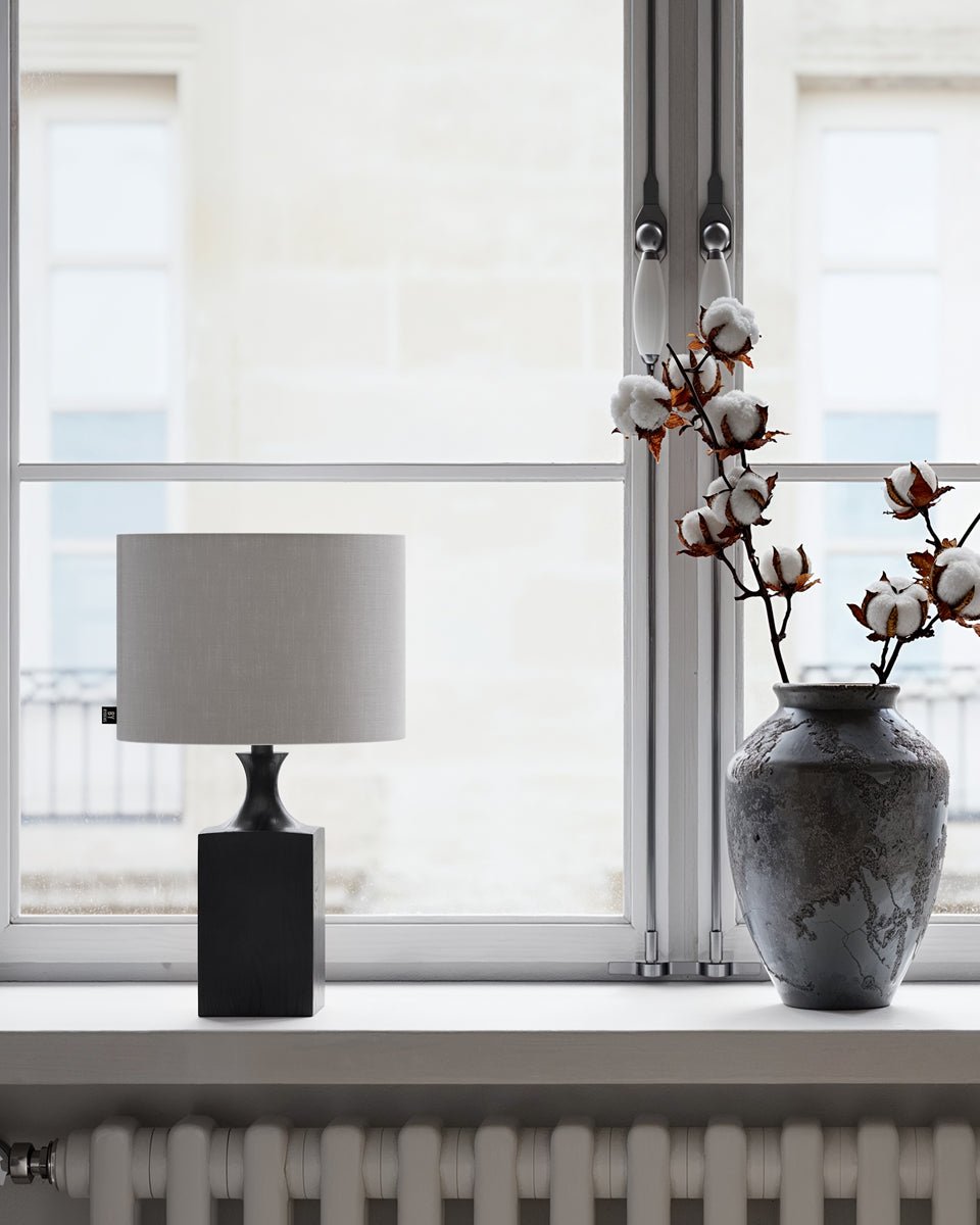 By Rydéns Woody bordslampa H41 cm svart/vit - Azalea Home