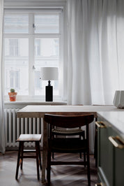 By Rydéns Woody bordslampa H56 cm svart/vit - Azalea Home