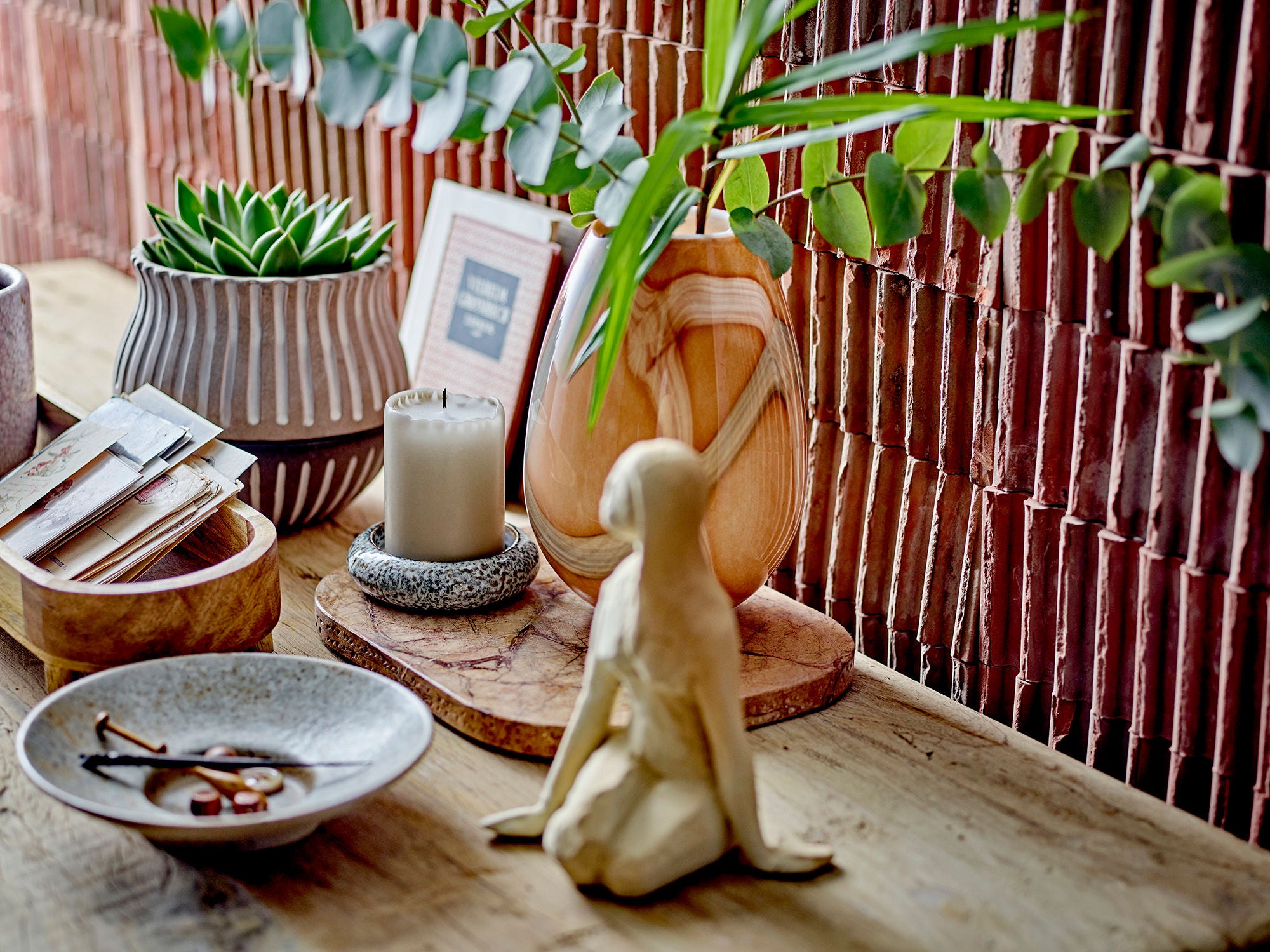 Ishtar Skulptur, Natur