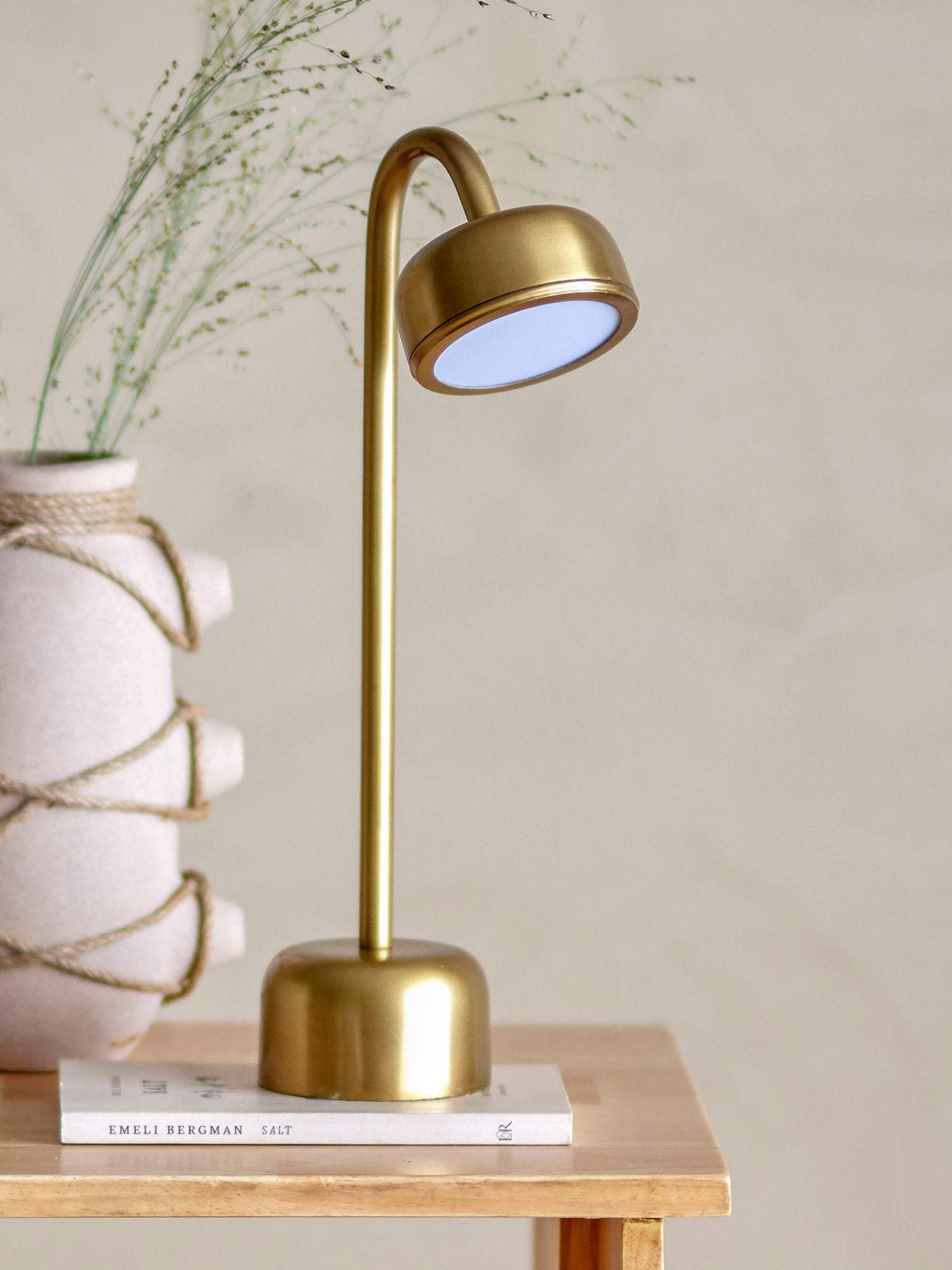 Nico Portabel Bordslampa, Mässing
