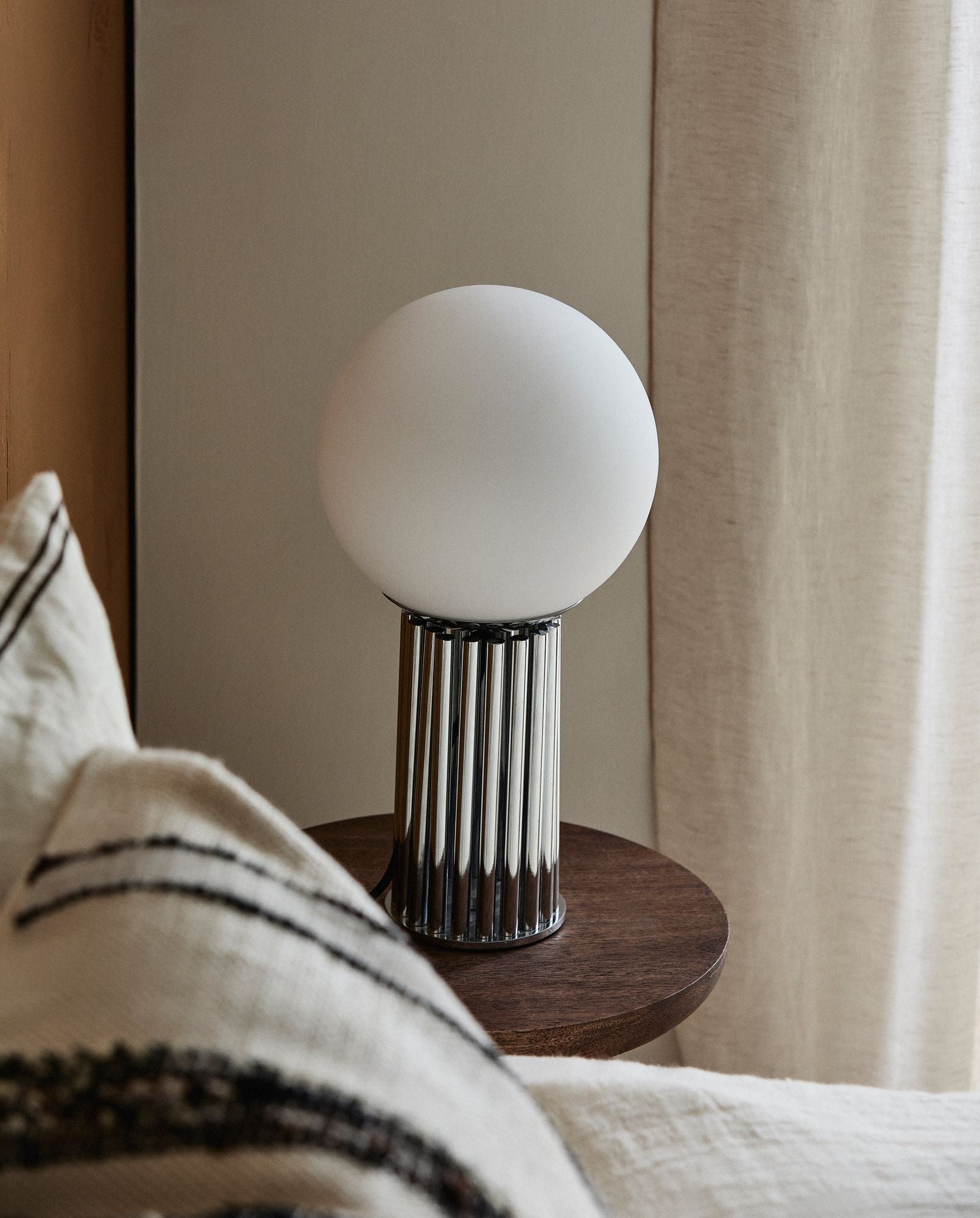 HERMOD Bordslampa, Krom