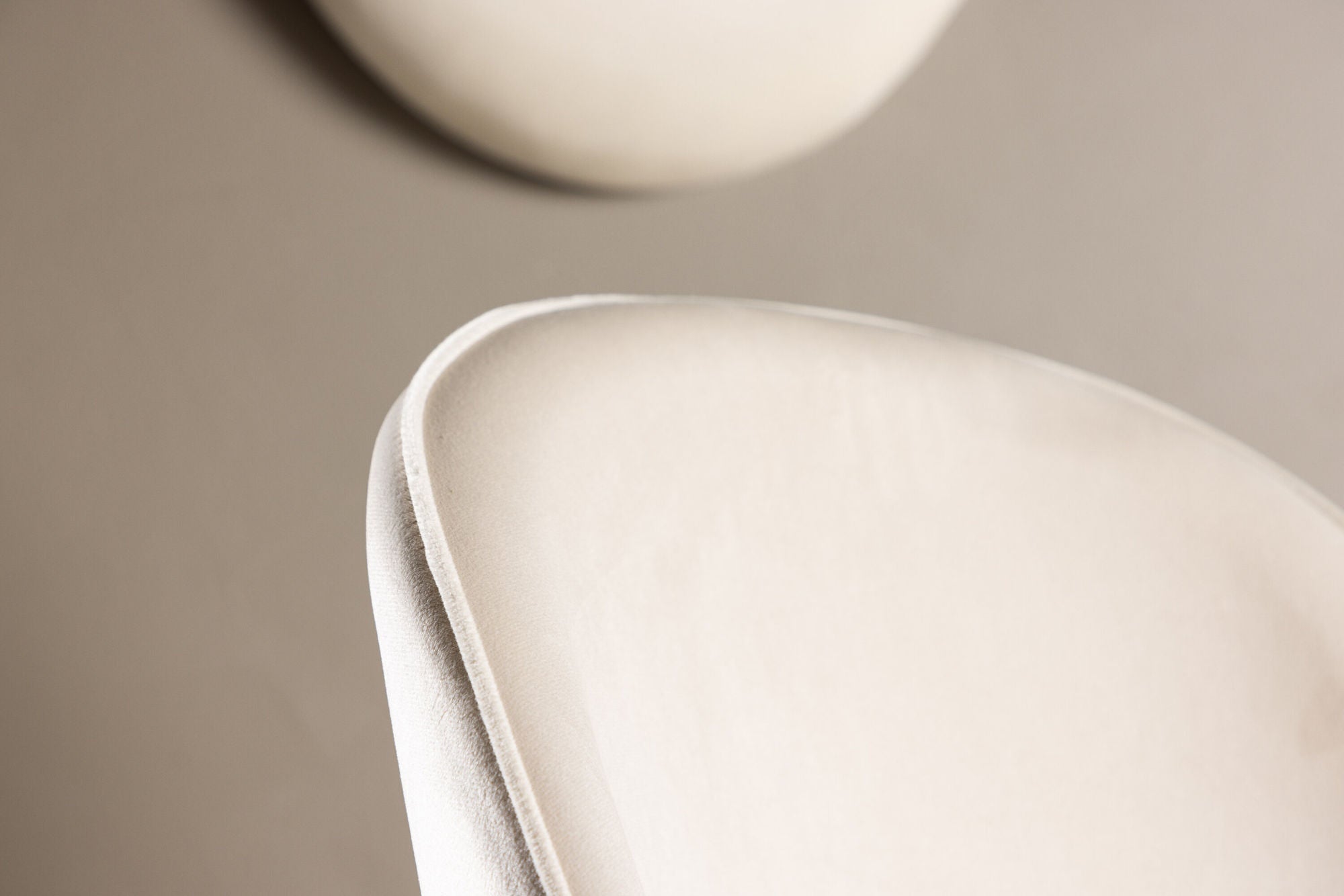 Vinga Matstol Sammet Beige, 2-Pack