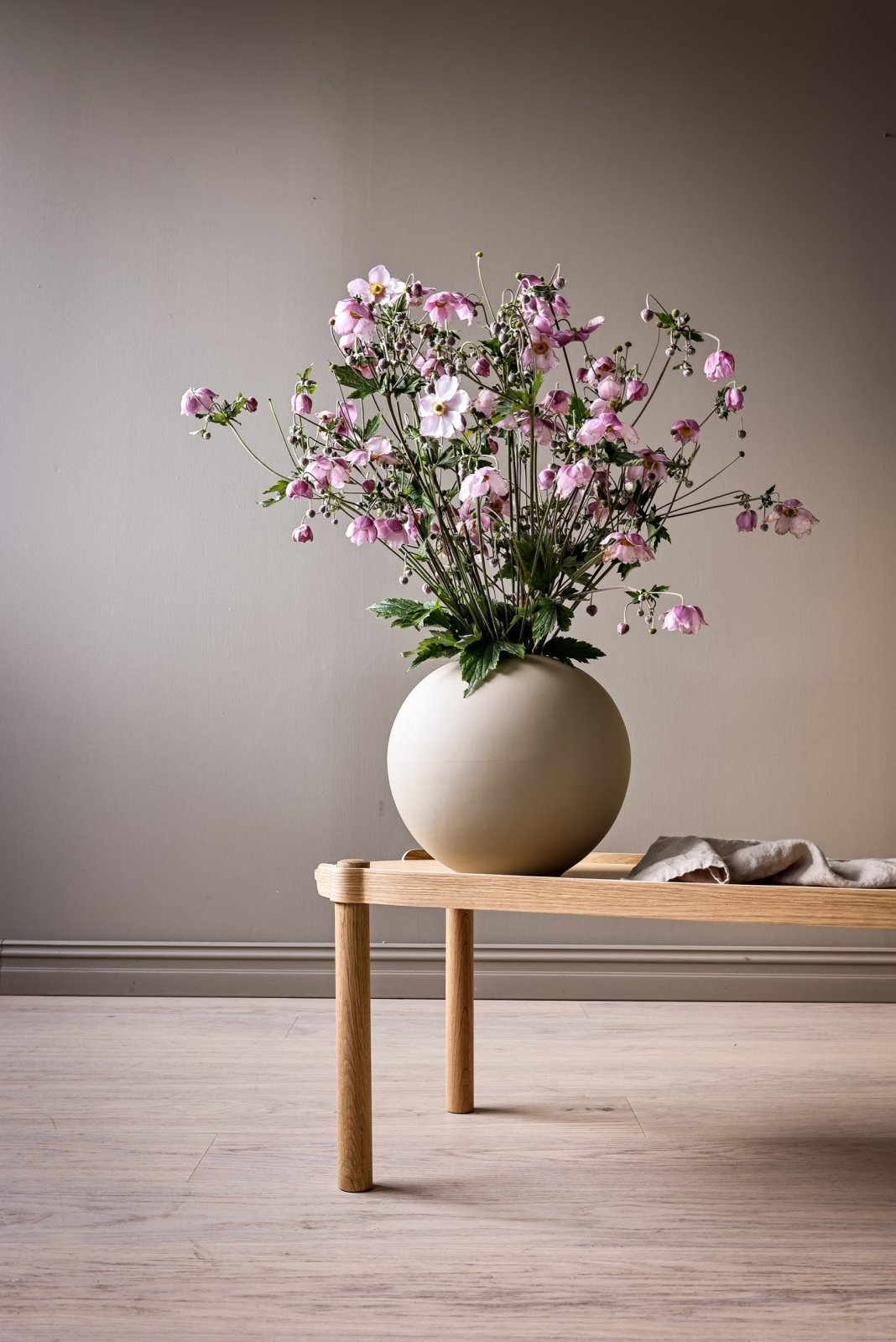 Cooee Design Ball Vas 20cm, Sand - Azalea Home