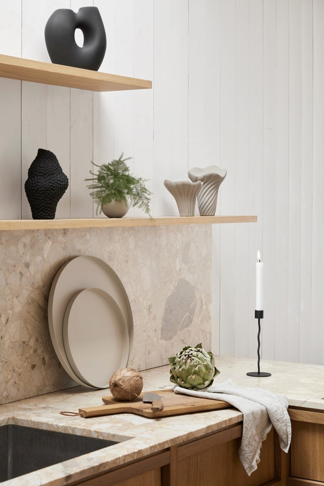 Cooee Design Curved Ljusstake 26cm, Svart - Azalea Home