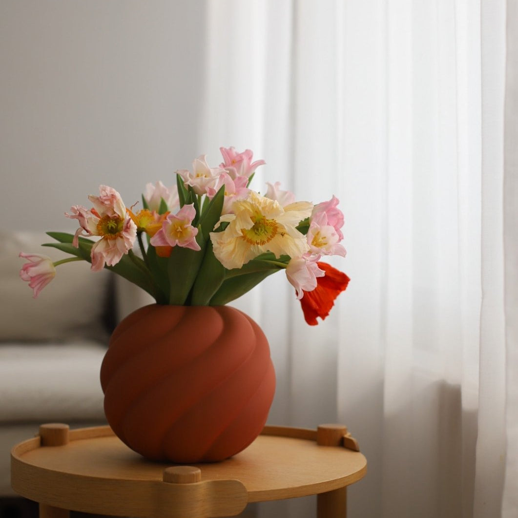 Cooee Design Twist Ball Vas 20cm, Brick Red - Azalea Home
