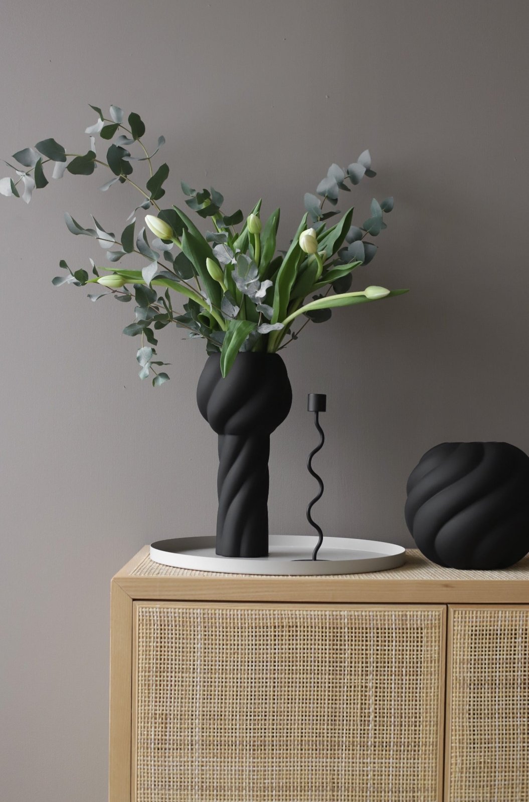 Cooee Design Twist Pillar Vas 34cm, Svart - Azalea Home