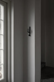 Cooee Design Woody Väggkrok, Svart - Azalea Home