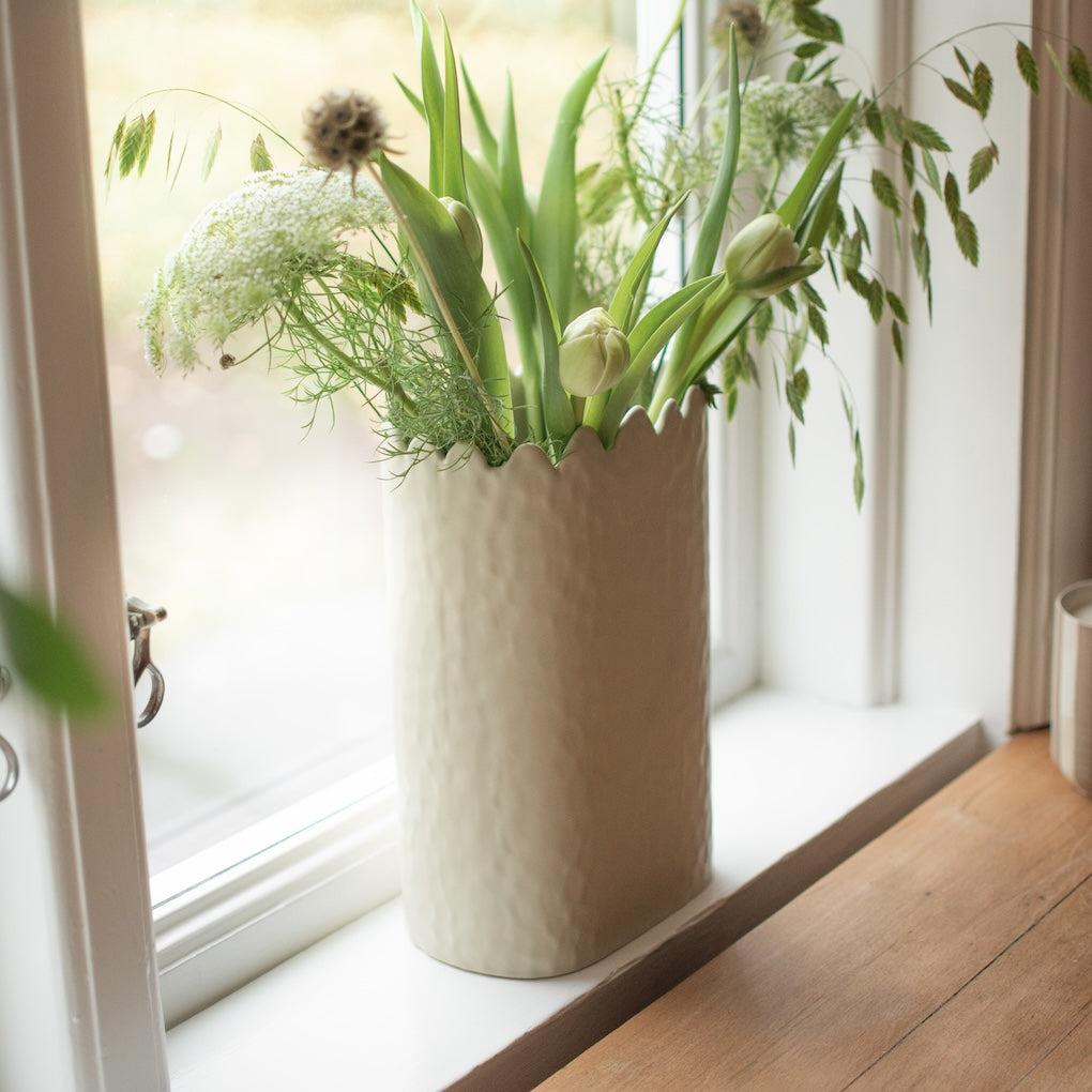 dbkd_ss25_flowery_creme-1.jpg