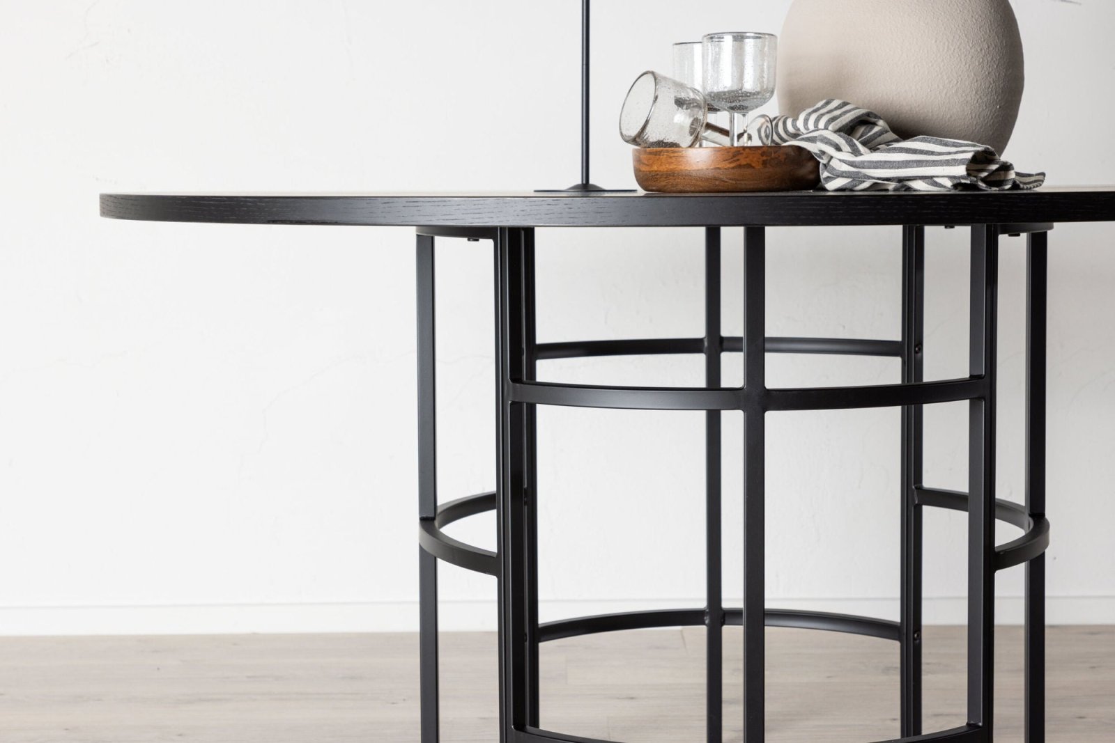 Furniture Fashion Copenhagen Matbord Ø140, Svart - Azalea Home
