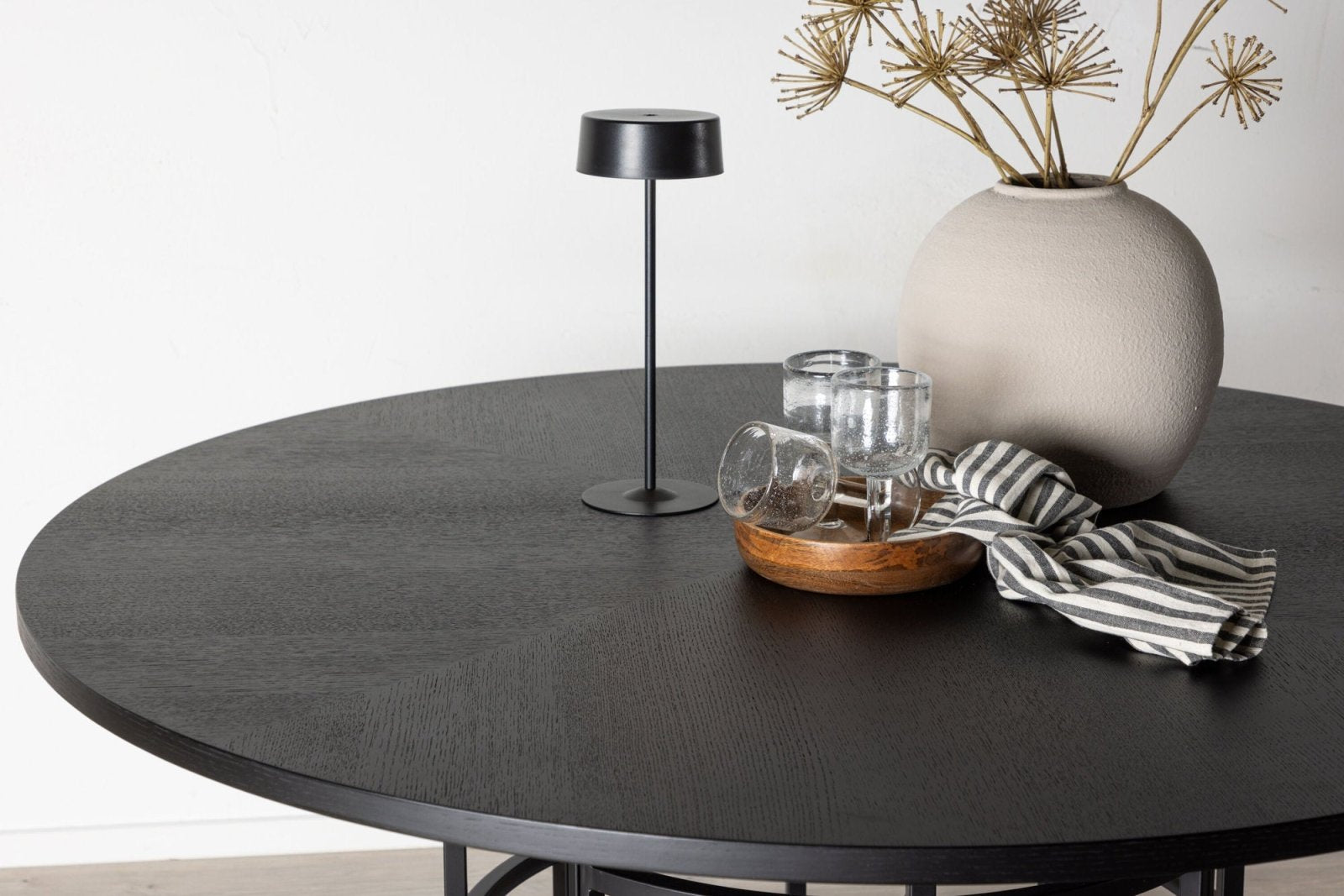 Furniture Fashion Copenhagen Matbord Ø140, Svart - Azalea Home