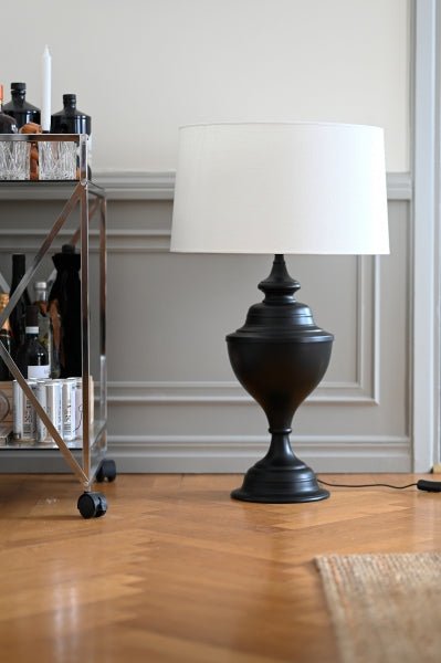 Hallbergs Belysning Carolin låg Lampskärm 36cm, Vit - Azalea Home