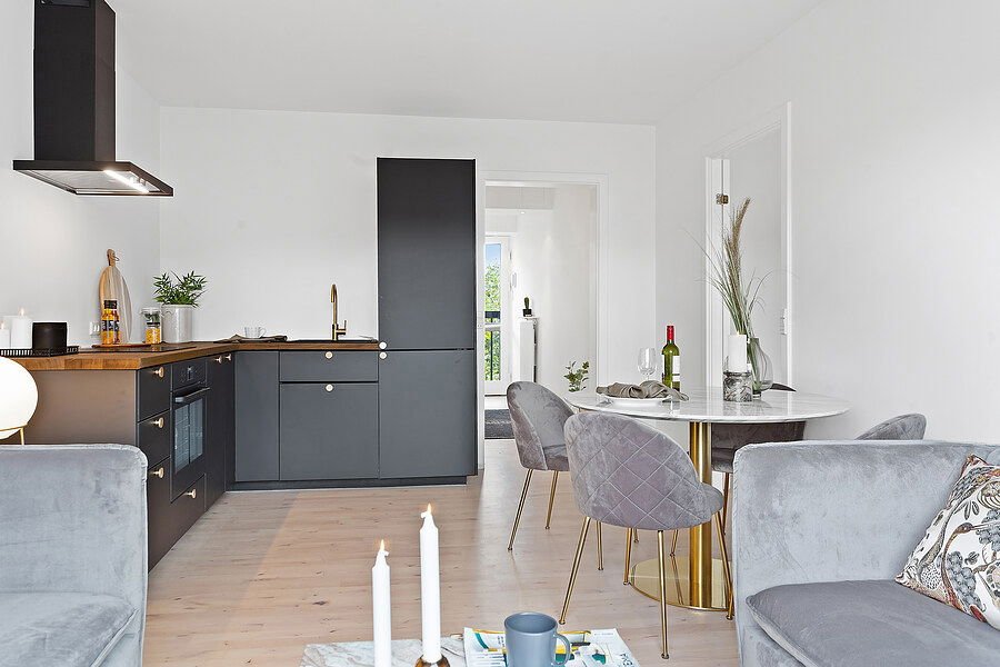 House Nordic Bolzano matbord Ø110, Vit / Mässing - Azalea Home