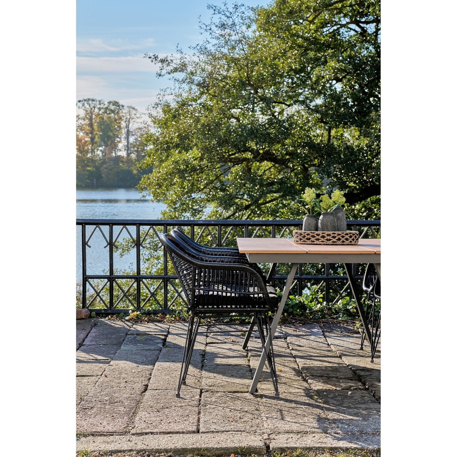 House Nordic Toronto Trädgårdsbord 220x100, Natur/svart - Azalea Home