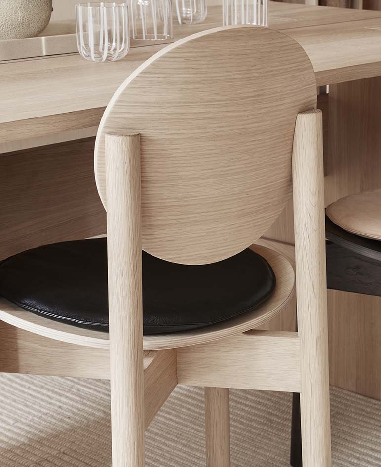 Woody Stolsdyna i Läder, Svart