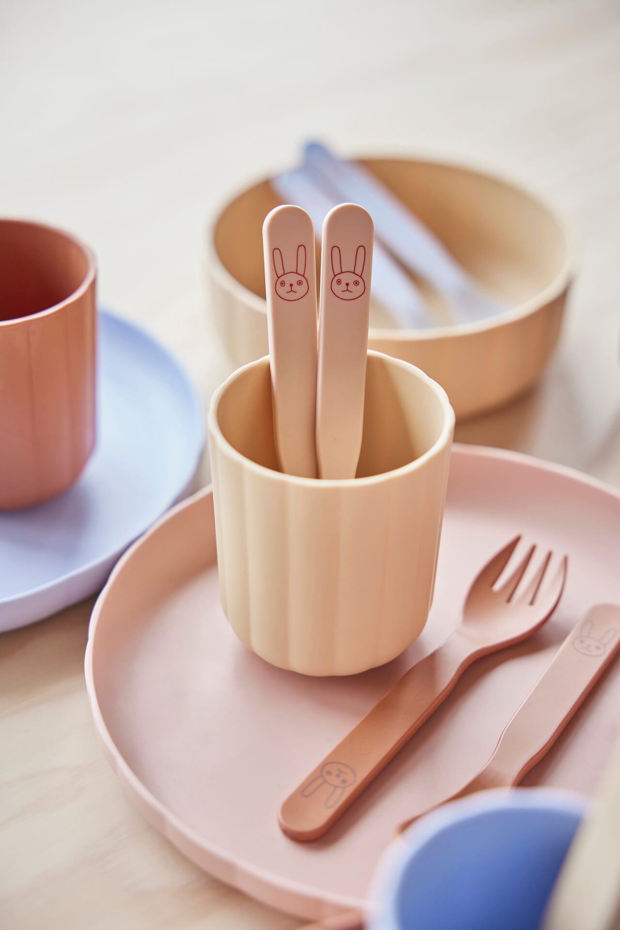 Pullo Barnbestickset, Rose