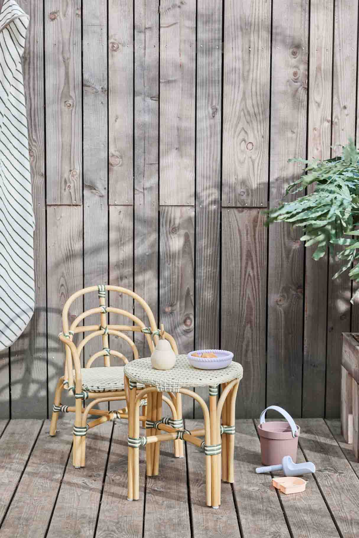 Momi Mini Utomhusbord, Natur