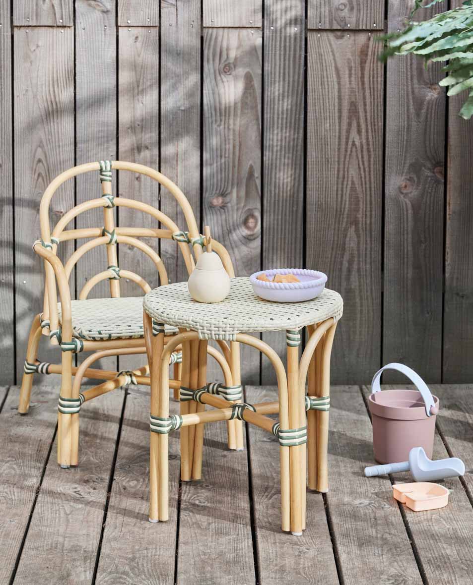 Momi Mini Utomhusbord, Natur