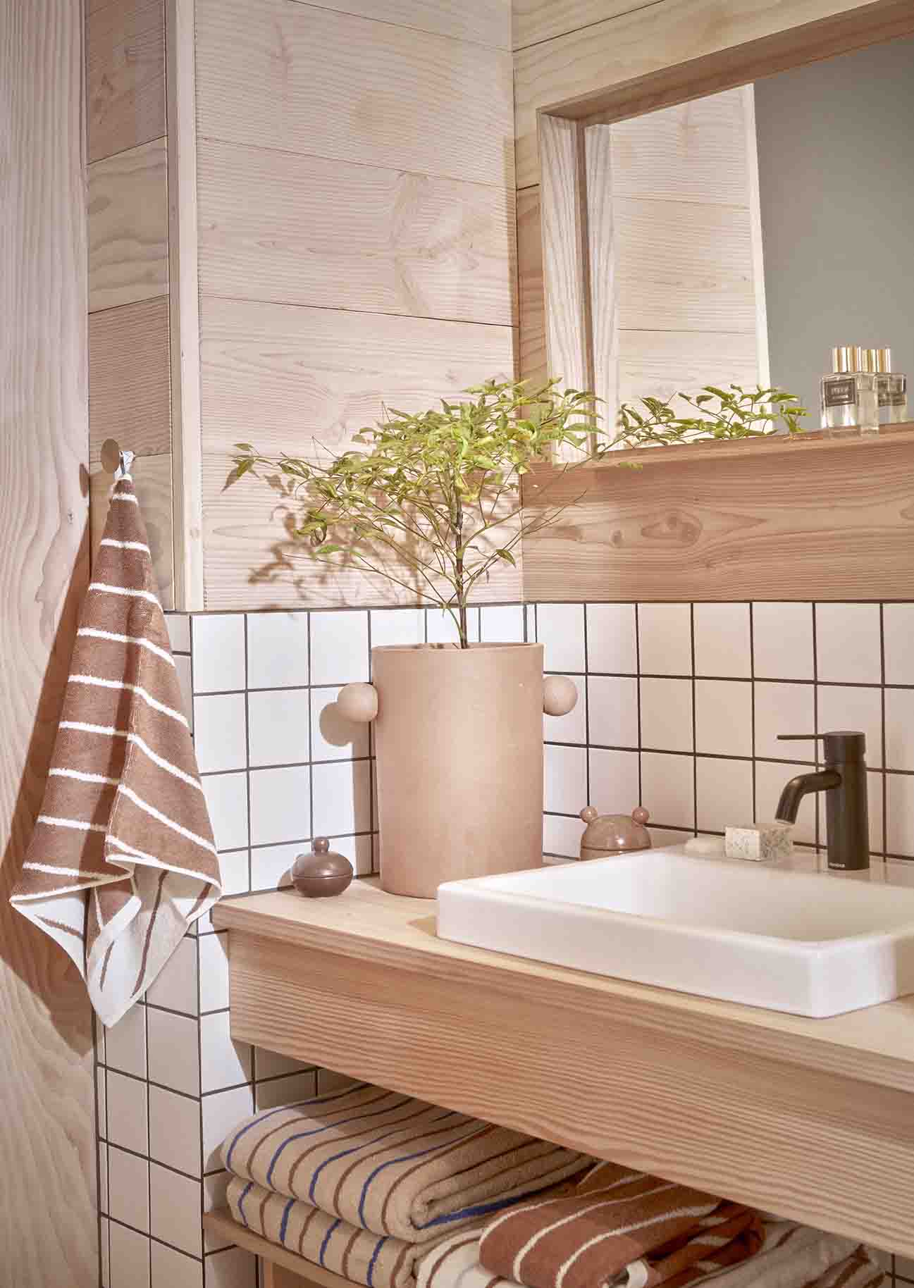 Inka Kruka, Off-white