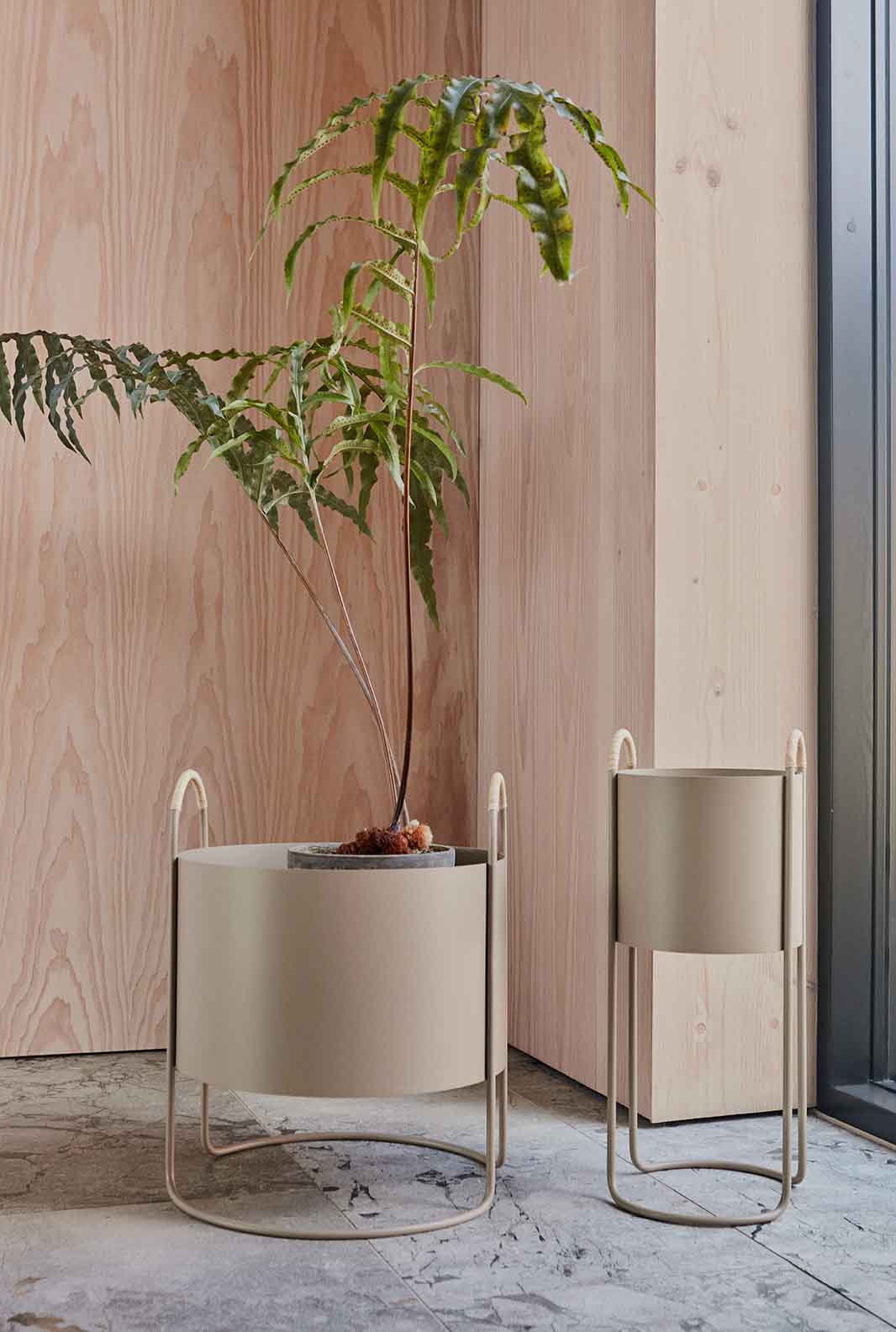 Maki Blomlåda - Hög, Clay