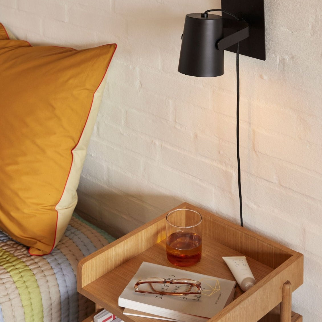Hübsch Ardent Vägglampa, Svart - Azalea Home
