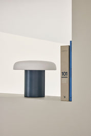 Hübsch Ateliers Bordslampa, Blå - Azalea Home