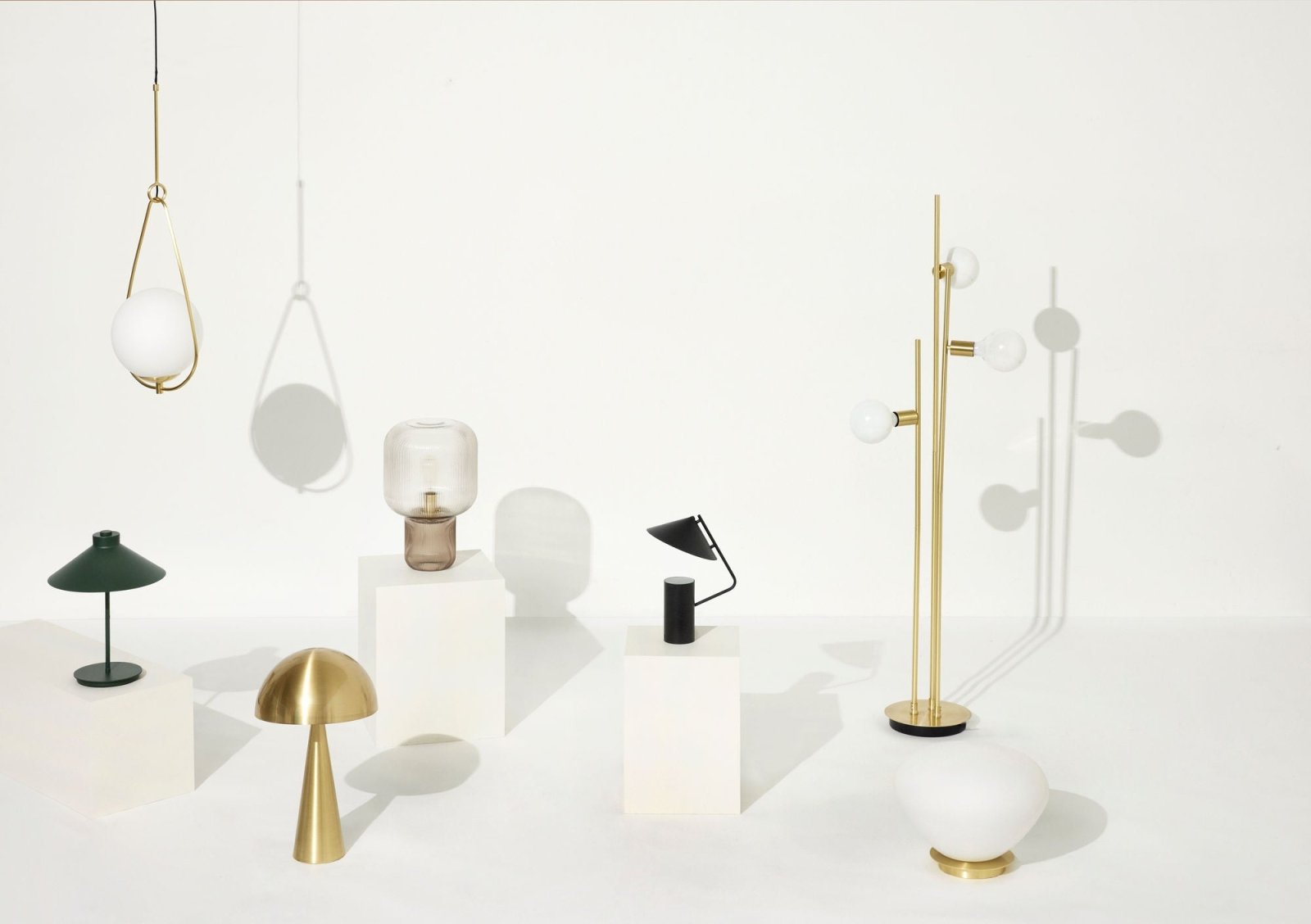 Hübsch Balance Golvlampa, Mässing - Azalea Home