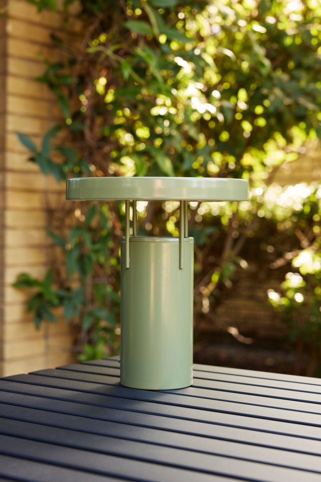 Hübsch BringMe Bärbar Bordslampa, Grön - Azalea Home