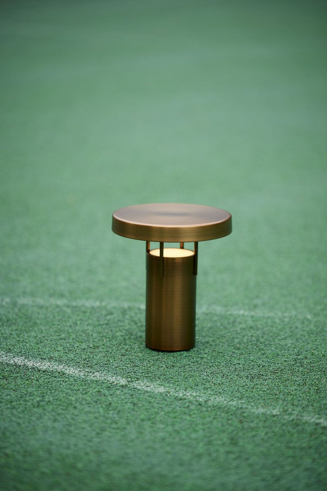 Hübsch BringMe Mini Bärbar Bordslampa, Mässing - Azalea Home