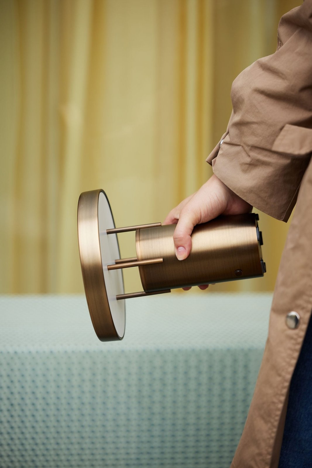 Hübsch BringMe Mini Bärbar Bordslampa, Mässing - Azalea Home