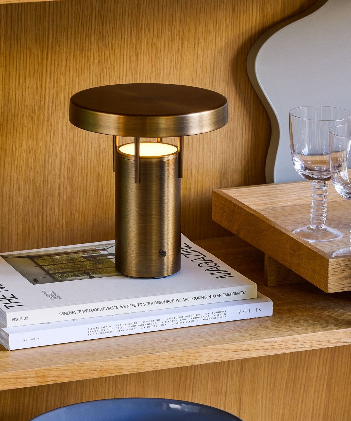 Hübsch BringMe Mini Bärbar Bordslampa, Mässing - Azalea Home
