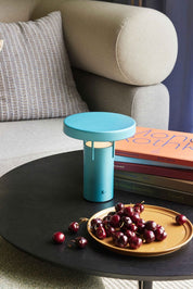 Hübsch BringMe Mini Bärbar Bordslampa, Metallic Turkos - Azalea Home