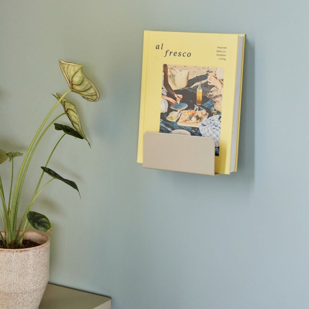 Hübsch Clutch Tidningshållare, Sand - Azalea Home