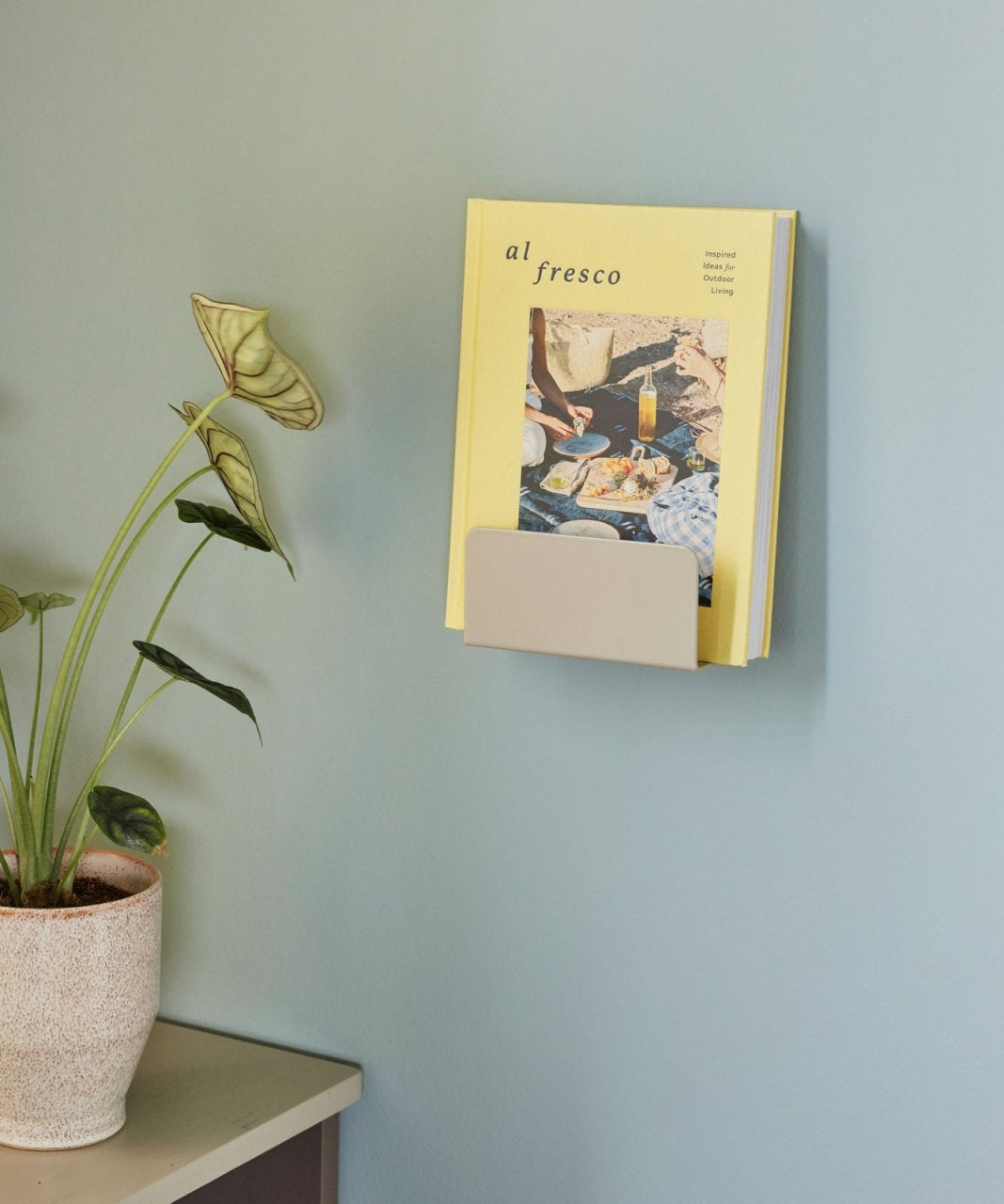 Hübsch Clutch Tidningshållare, Sand - Azalea Home