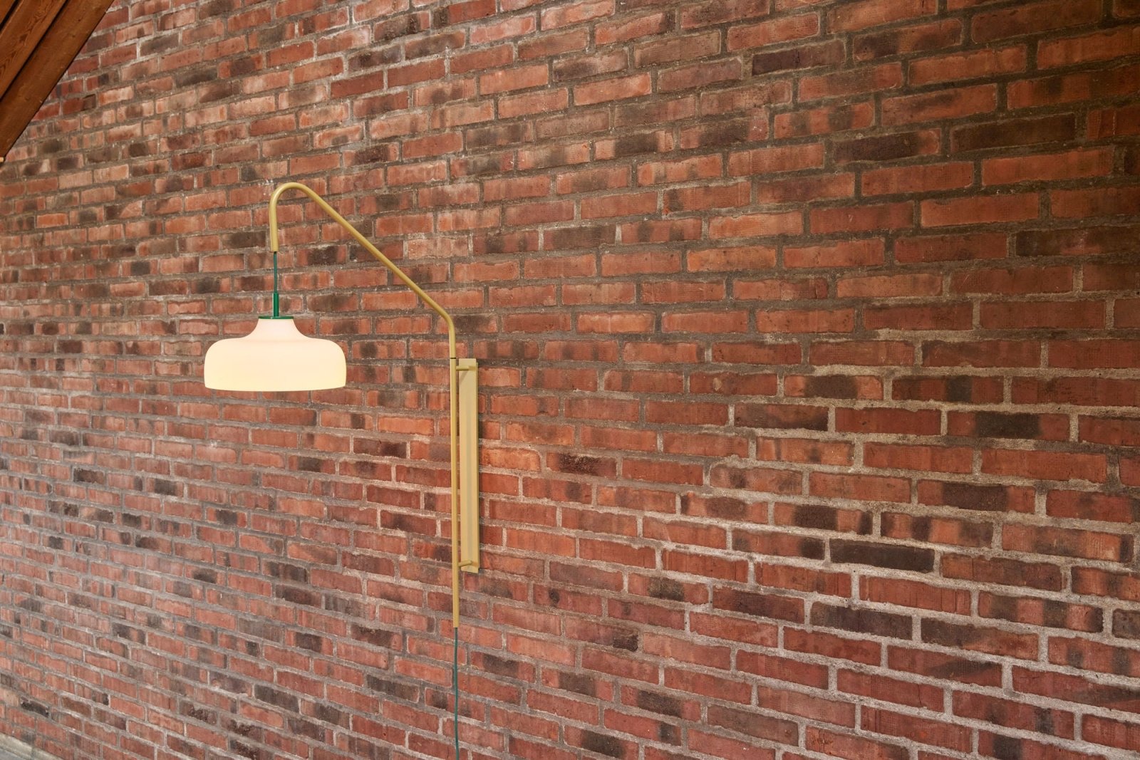 Hübsch Current Vägglampa, Khaki - Azalea Home