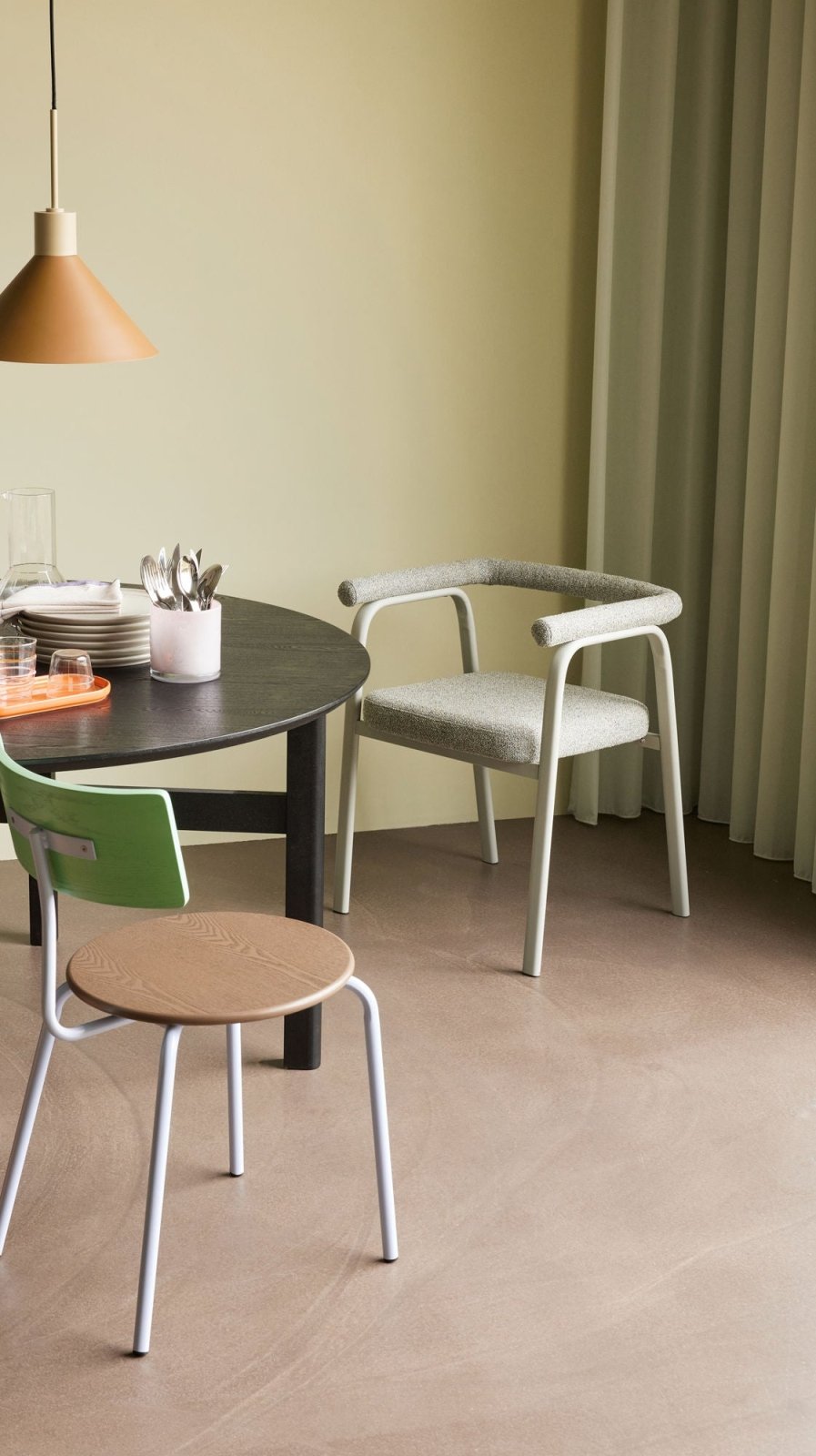 Hübsch Ecto Matstol, Sand - Azalea Home