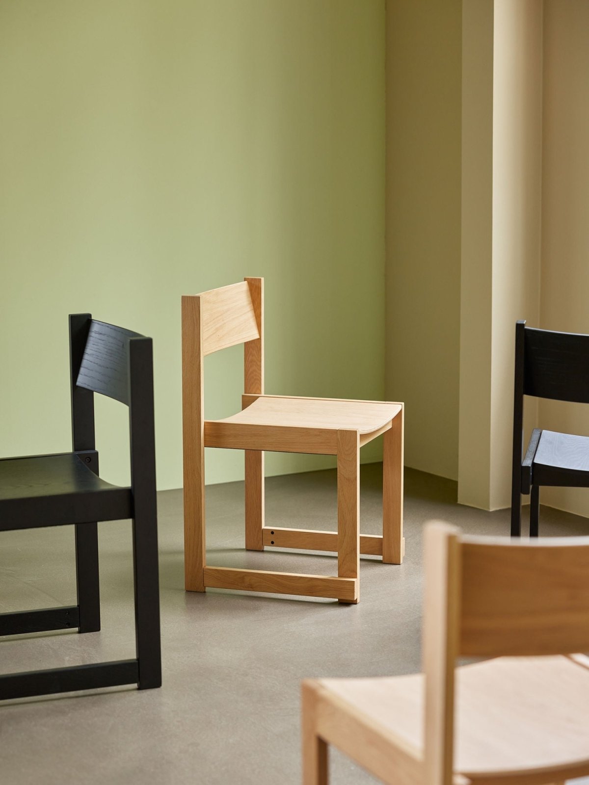 Hübsch Forma Matstol, Svart - Azalea Home