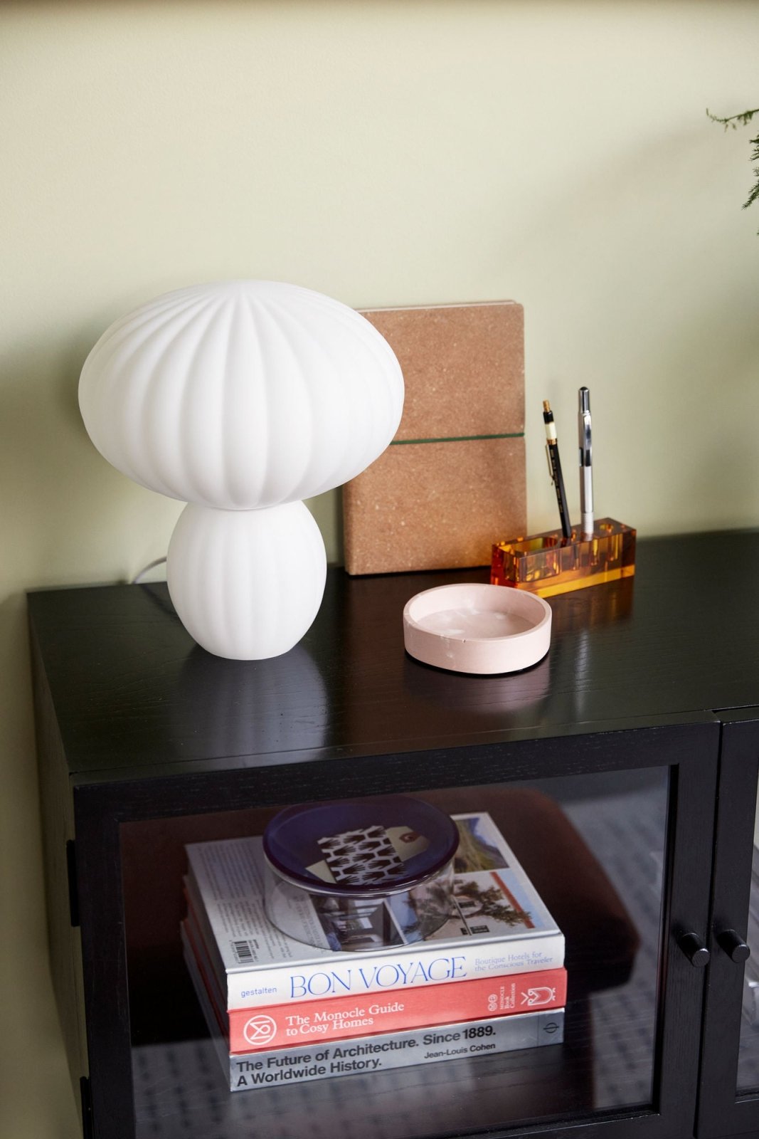 Hübsch Kumu Bordslampa, Vit - Azalea Home