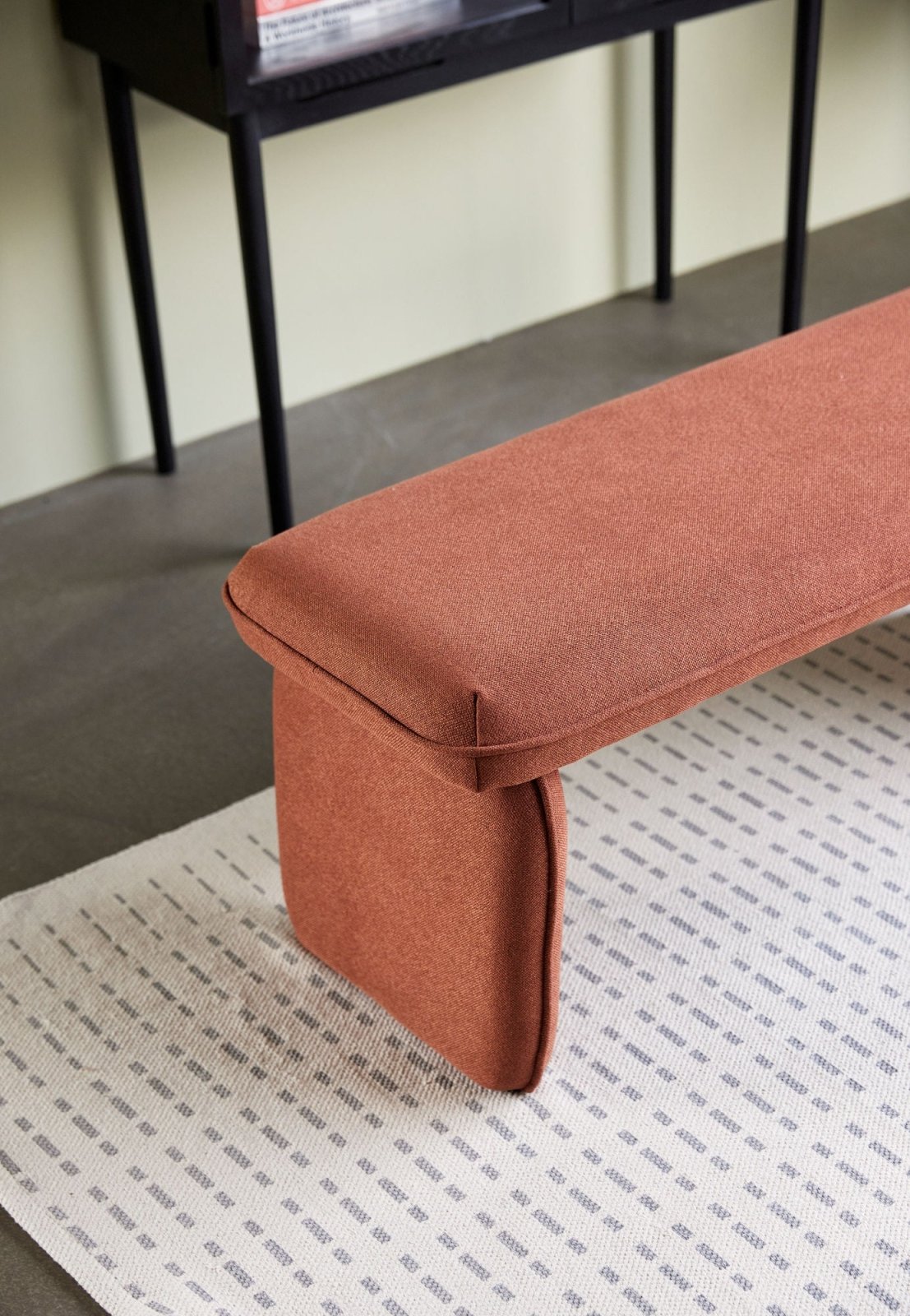 Hübsch Mellow Bänk Maroon - Azalea Home
