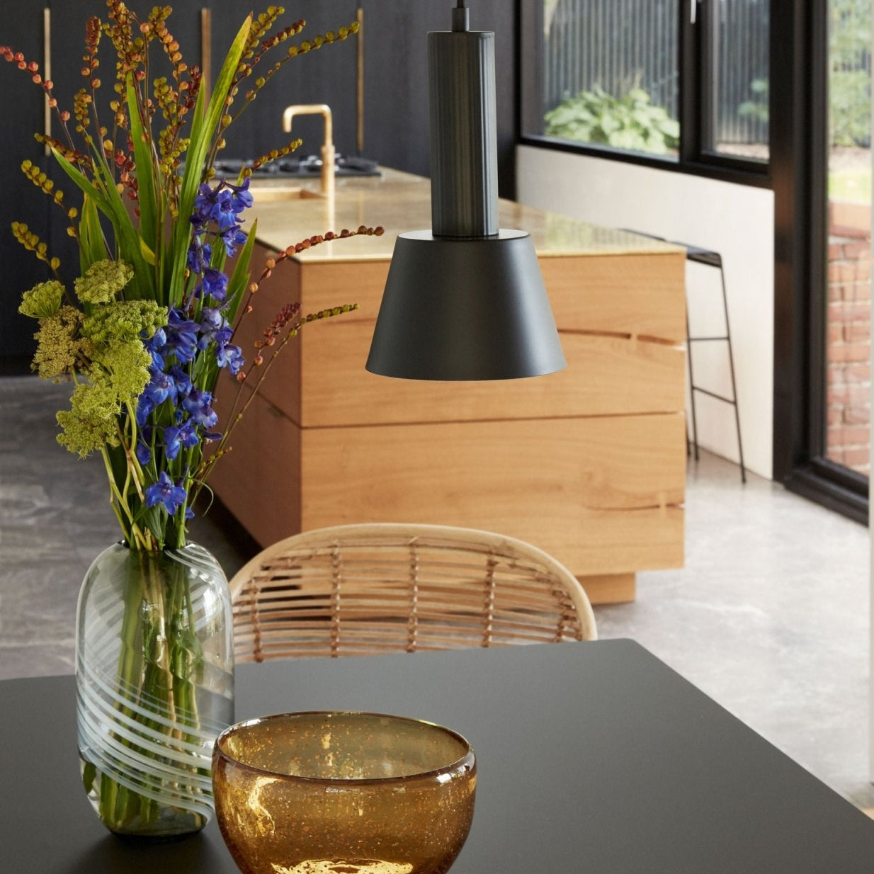 Hübsch Mono Pendellampa Svart - Azalea Home