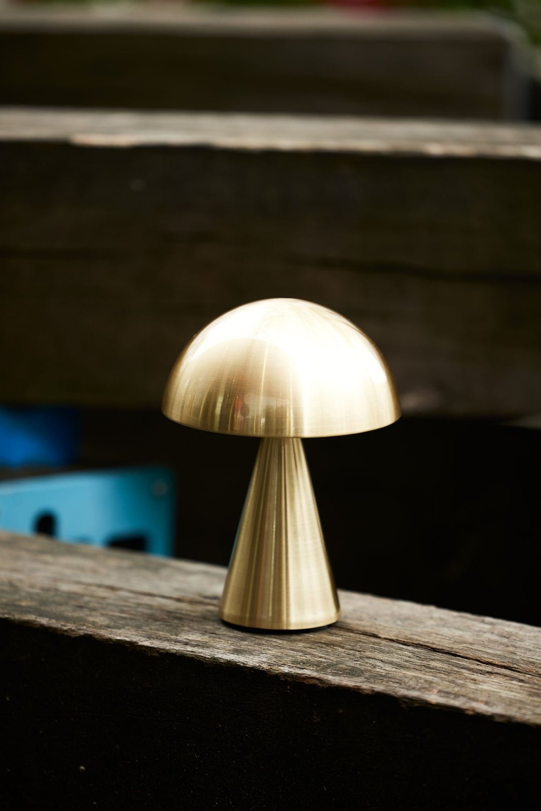 Hübsch Mush Bärbar Bordslampa, Mässing - Azalea Home