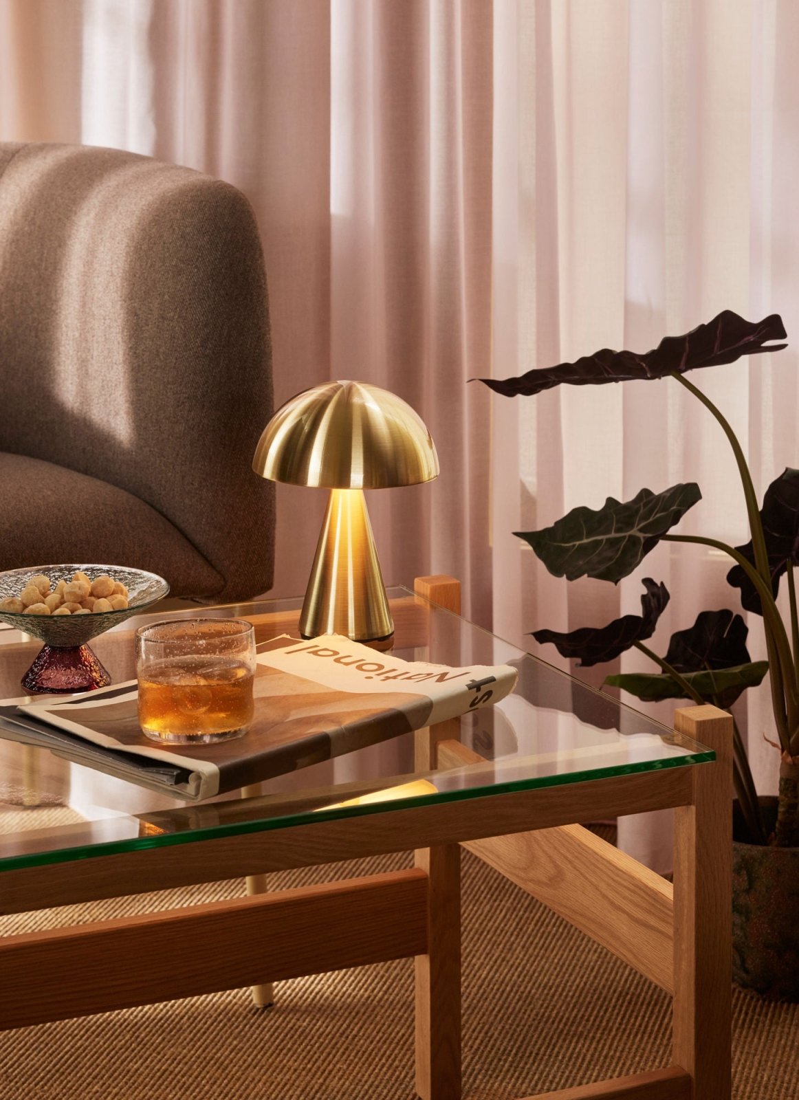 Hübsch Mush Bärbar Bordslampa, Mässing - Azalea Home