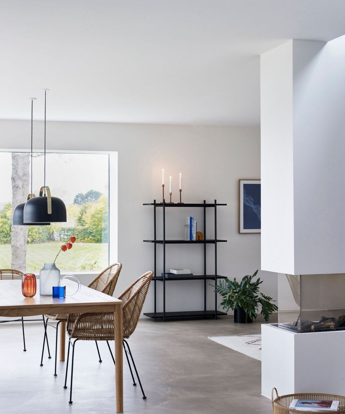Hübsch Norm Bokhylla Svart - Azalea Home