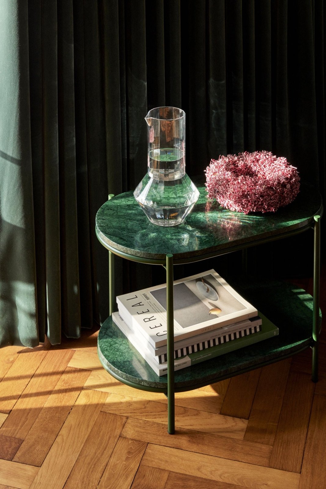 Hübsch Nusa Sidobord Marmor, Mörkgrön - Azalea Home