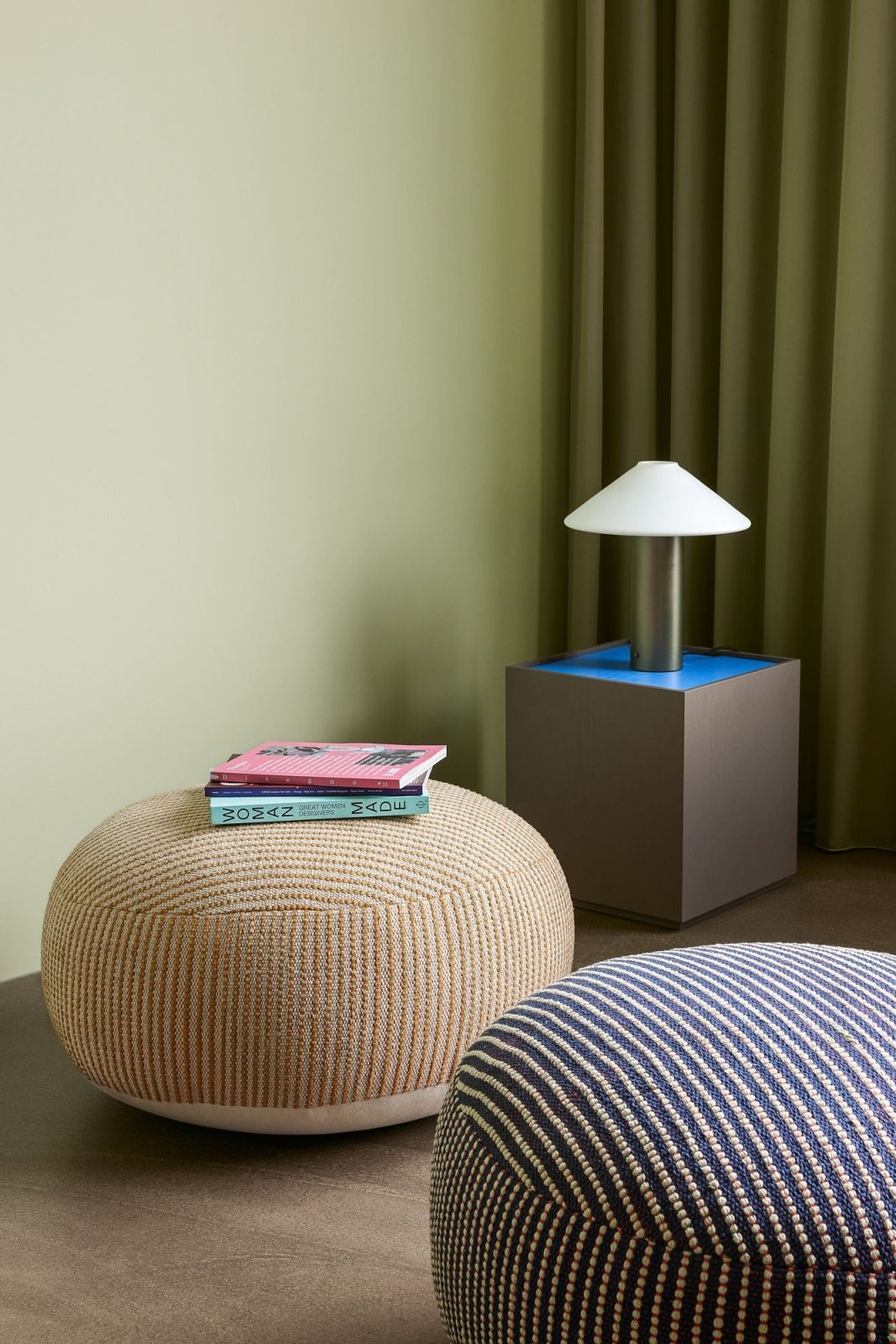 Hübsch Orbit Bordslampa, Mörkgrön - Azalea Home