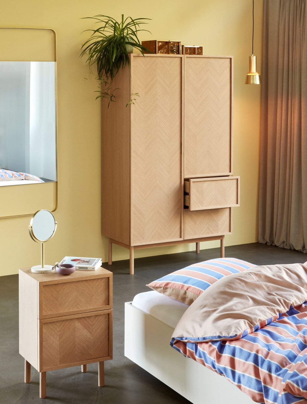 Hübsch Pamper Bordsspegel, Mässing/Terrazzo - Azalea Home
