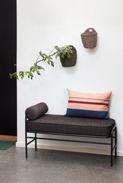 Hübsch Pipe Bänk, Svart - Azalea Home