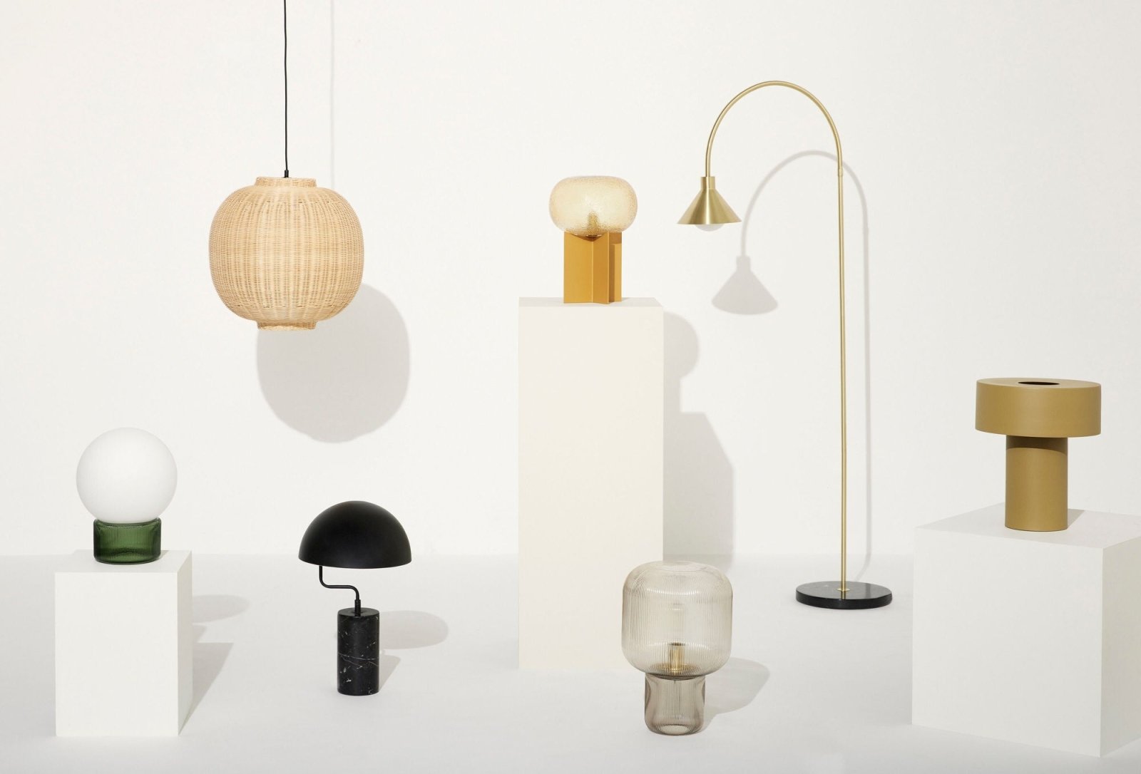Hübsch Podium Bordslampa Bärnsten - Azalea Home