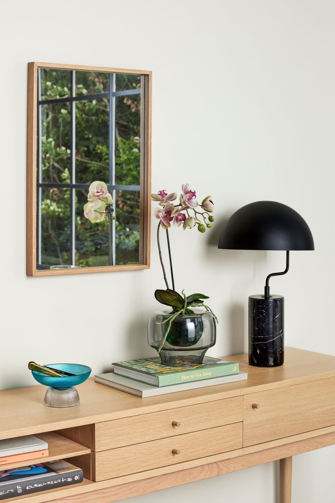 Hübsch Poise Bordslampa, Svart - Azalea Home
