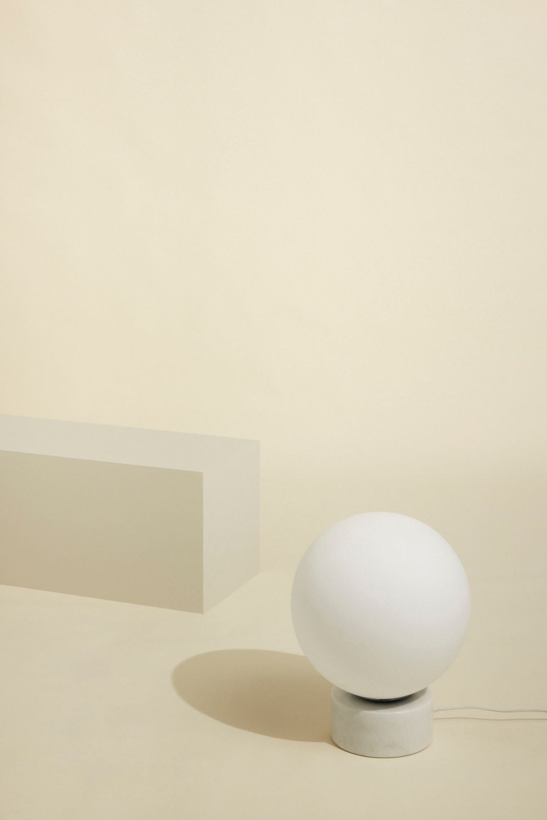 Hübsch Sphere Golvlampa, Vit - Azalea Home